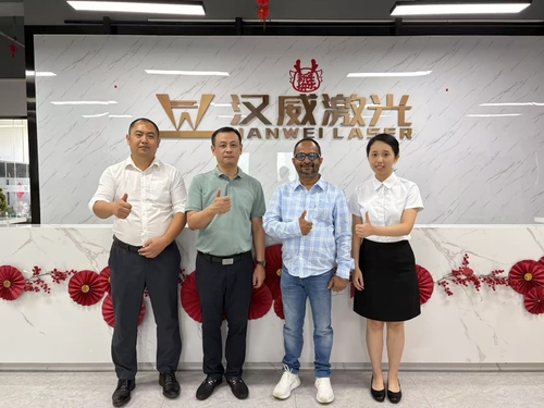 Ultimi blog aziendali su Cliente indiano in visita 20250725 - Hanwei Laser stabilisce buone amicizie con i clienti indiani