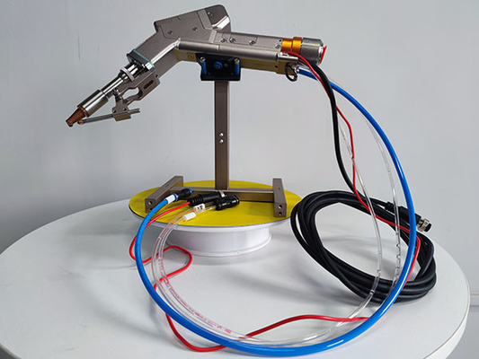 Un buon prezzo. Migliora le tue prestazioni di saldatura con testa di saldatura laser a fibra con ugello U tipo M16-C in linea