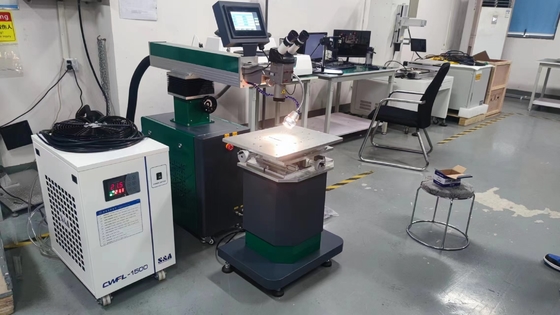 Un buon prezzo. Macchina di saldatura laser a fibra per la riparazione di muffe 1500w 2000w 3000w Potenza laser in linea