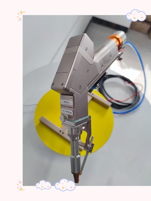 Un buon prezzo. Testa di saldatura laser a fibre versatile per applicazioni di saldatura multiuso in linea